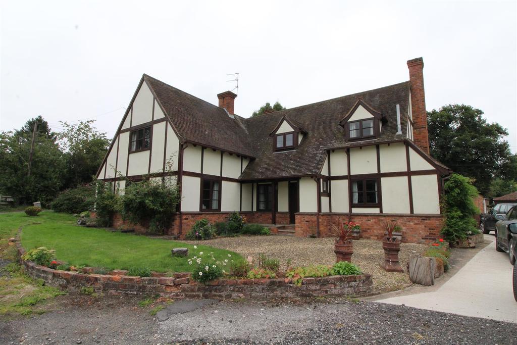 Rowney Green Lane, Alvechurch 4 bed detached house £1,500 pcm (£346 pw)