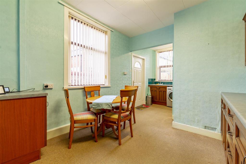 Dining kitchen