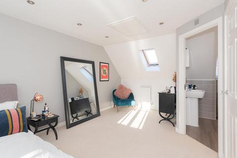 30 Winter Close, Epsom, KT17 1AH