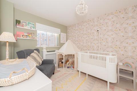 30 Winter Close, Epsom, KT17 1AH