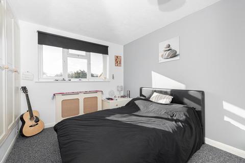 111b Rosebery Road, Epsom, KT18 6AB