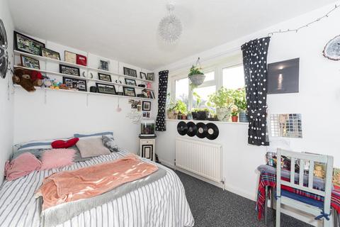 111b Rosebery Road, Epsom, KT18 6AB
