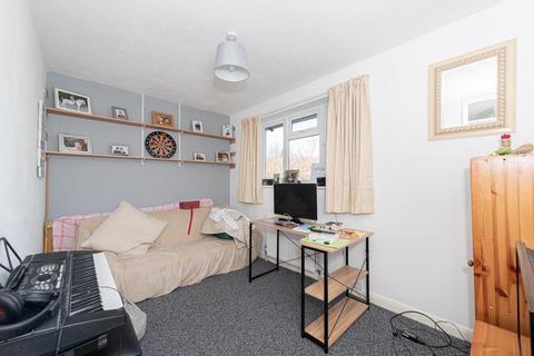 111b Rosebery Road, Epsom, KT18 6AB