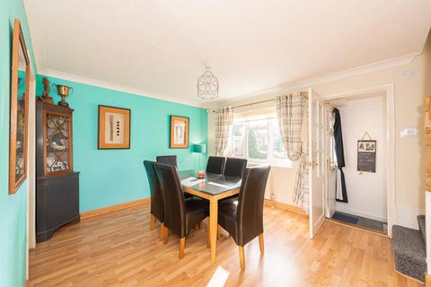 111b Rosebery Road, Epsom, KT18 6AB