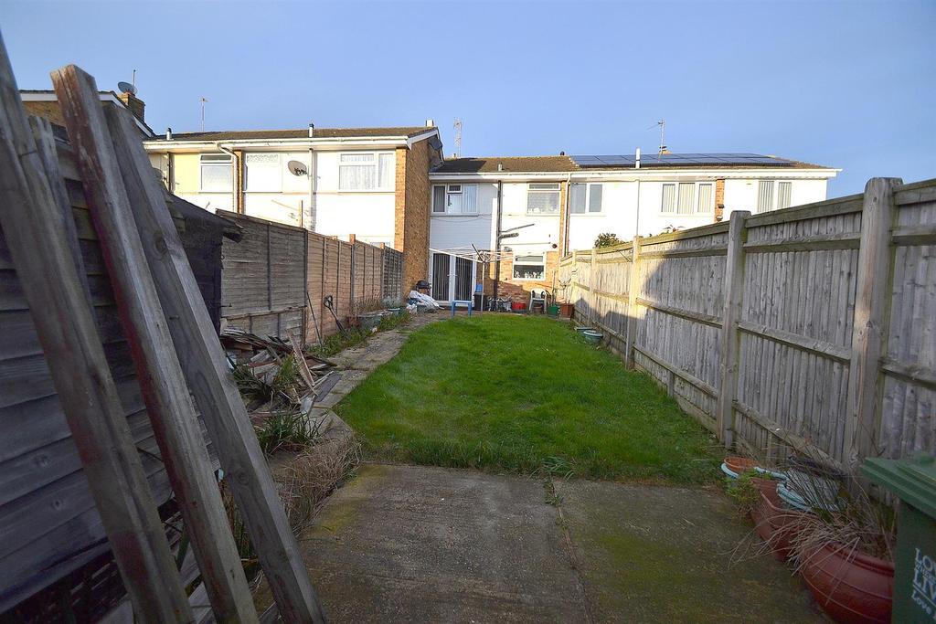 Swan Road, Hailsham 3 bed house £205,000