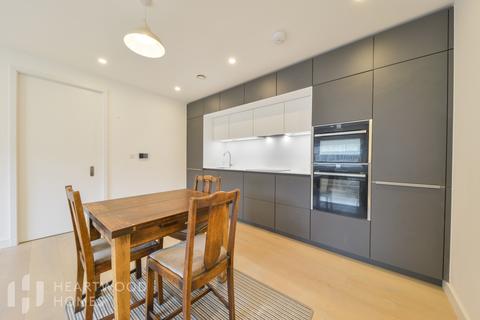 22 Gabriel Square, St Albans, AL1 3AS