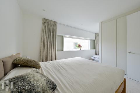 22 Gabriel Square, St Albans, AL1 3AS