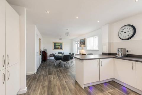 34 Damselfly Road, Edinburgh, EH17 8XG