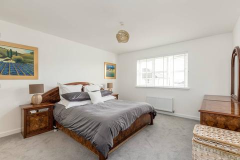 34 Damselfly Road, Edinburgh, EH17 8XG
