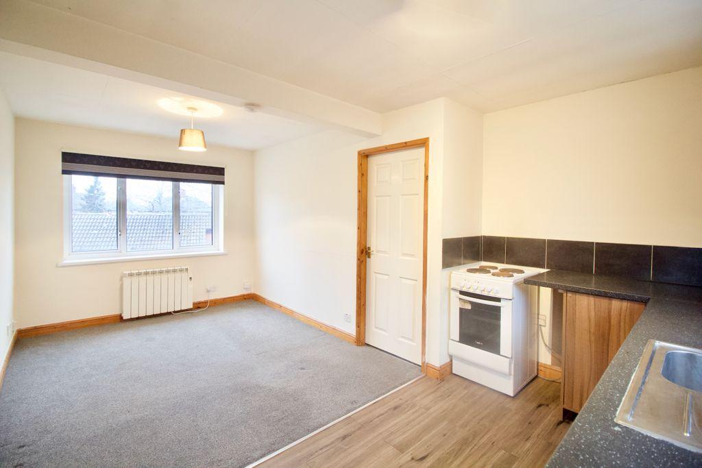 Stonehill Avenue, Birstall, Leicester LE4 4JE 1 bed flat £575 pcm (£