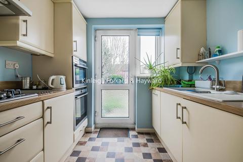 60 Chamberlain Crescent, West Wickham, BR4 0LL