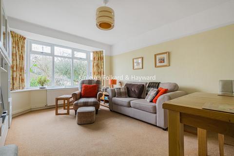 60 Chamberlain Crescent, West Wickham, BR4 0LL