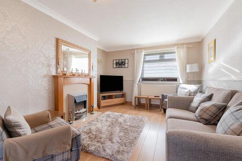 7 Blackhall Square, Kelty, KY4 0EP
