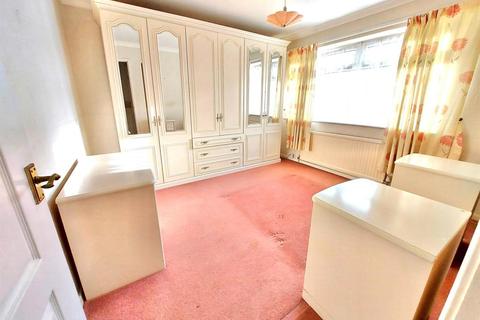 3 Broad Inge Crescent, Chapeltown, Sheffield, S35 1RT