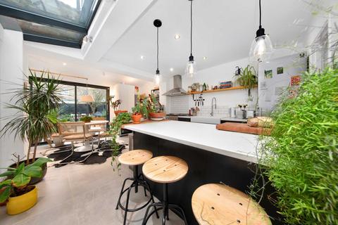 30 Sedgwick Road, London, E10 6QR