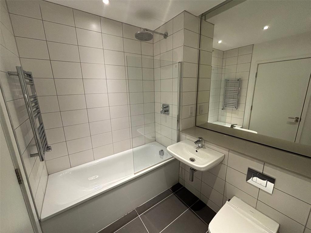 Jack &amp; Gill Bathroom