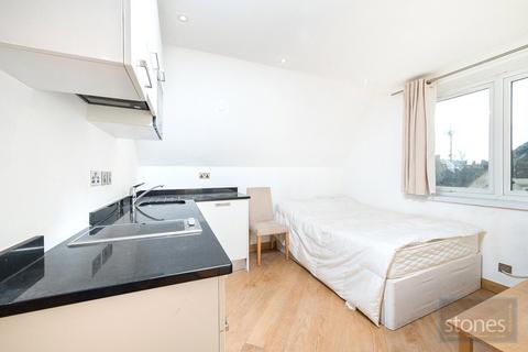 Studio to rent, Frognal, Hampstead, London, NW3