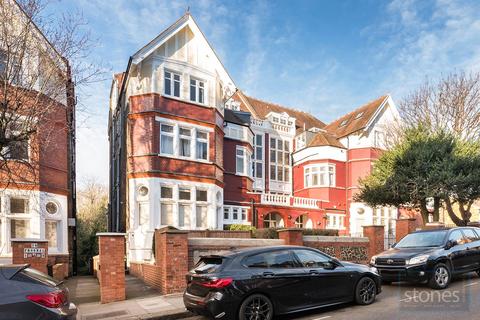 Studio to rent, Frognal, Hampstead, London, NW3