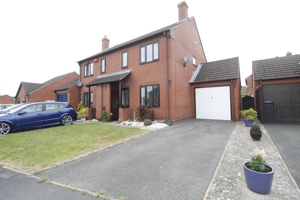 5 Kings Drive, Baschurch, Nr... 3 bed semidetached house to rent £