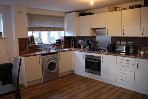3 bedroom detached house to rent, The Knoll, Keighley BD22