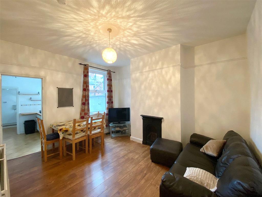 Catherine Street, Chester, CH1 3 bed terraced house £200,000