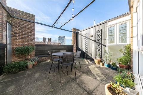 21 Andrews Walk, London, SE17 3JQ