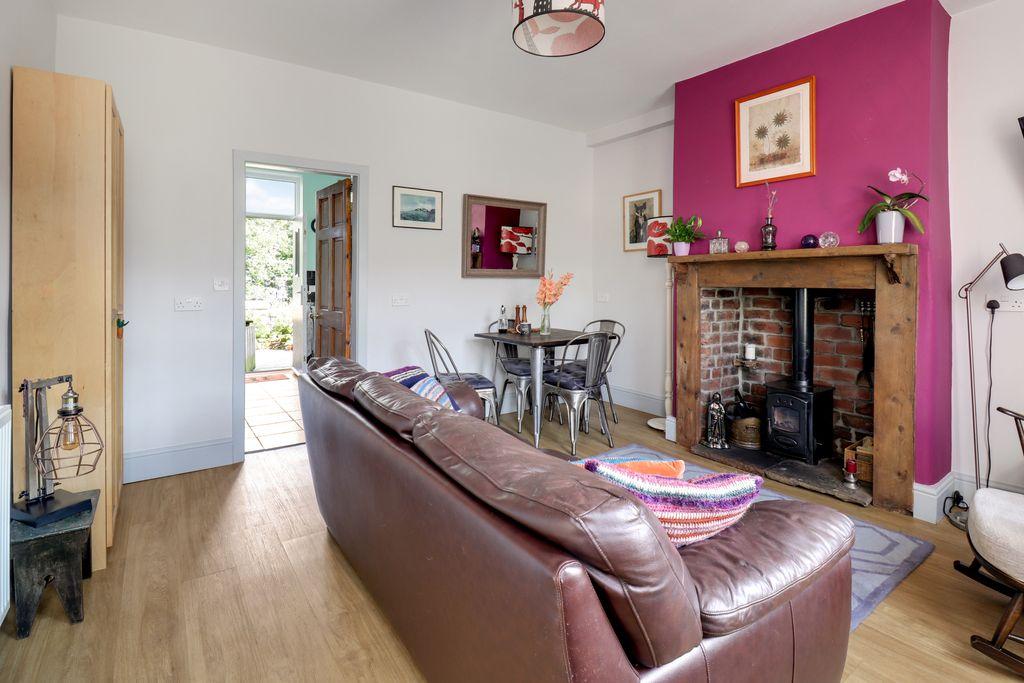 Commercial Street, Todmorden OL14 5RG 3 bed terraced house £125,000