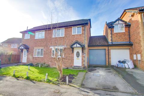 15 Bracklesham Close, Southampton, SO19 8TD
