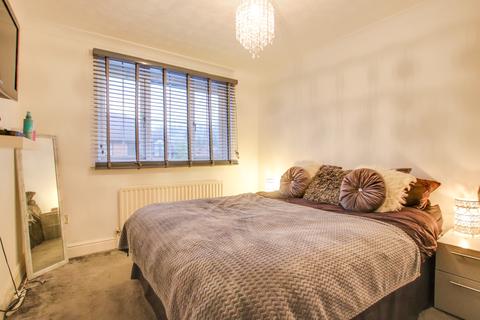 15 Bracklesham Close, Southampton, SO19 8TD