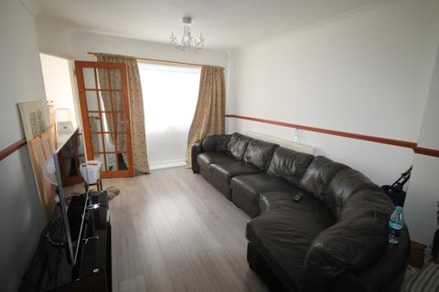 15 Clark Way, Hounslow, TW5 9EG
