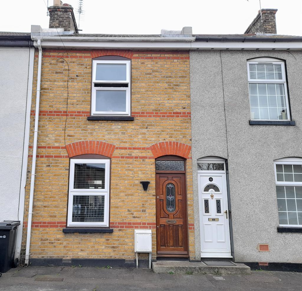 Five Ash Road, Gravesend DA11 3 bed terraced house for sale £300,000