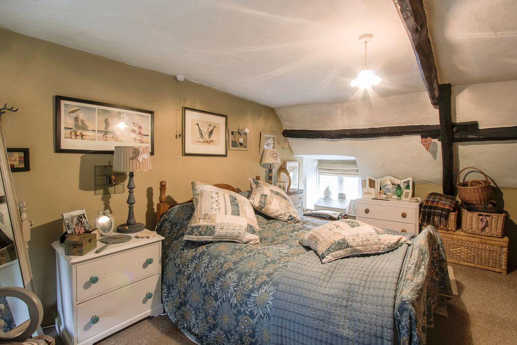 Bedroom 1 (Double)