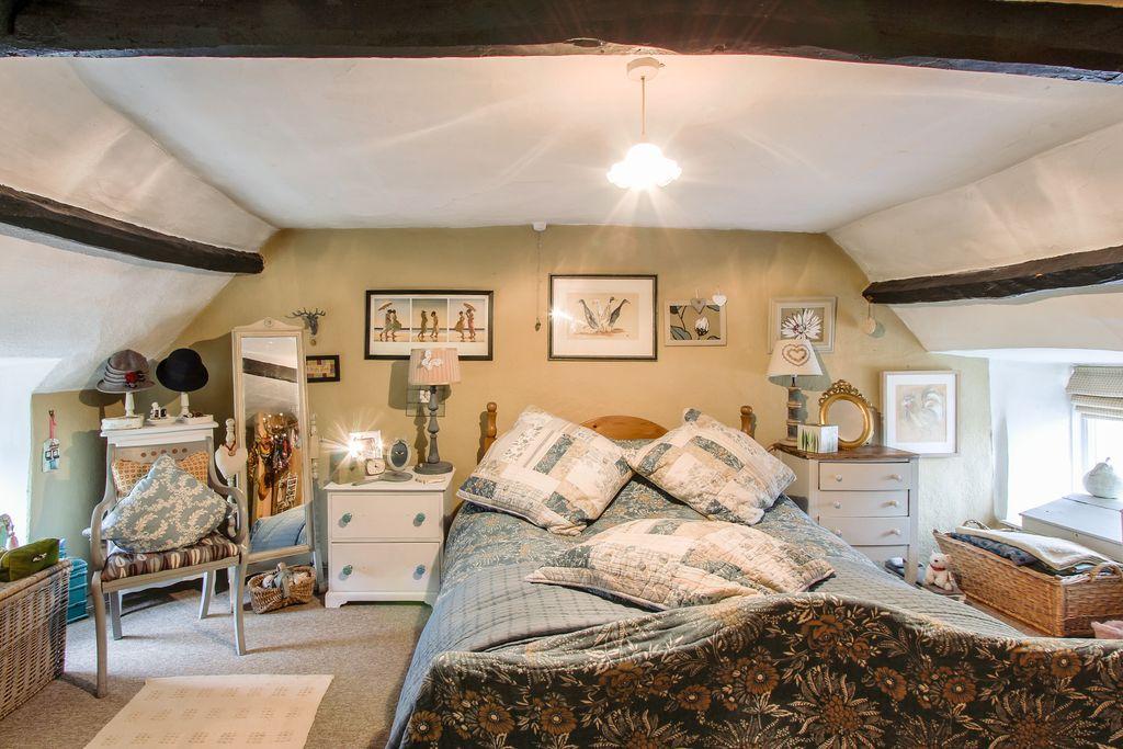 Bedroom 1 (Double)