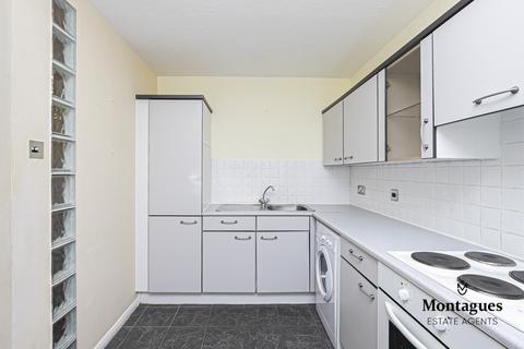 18 Orchid Close, Abridge, Romford, RM4 1DF