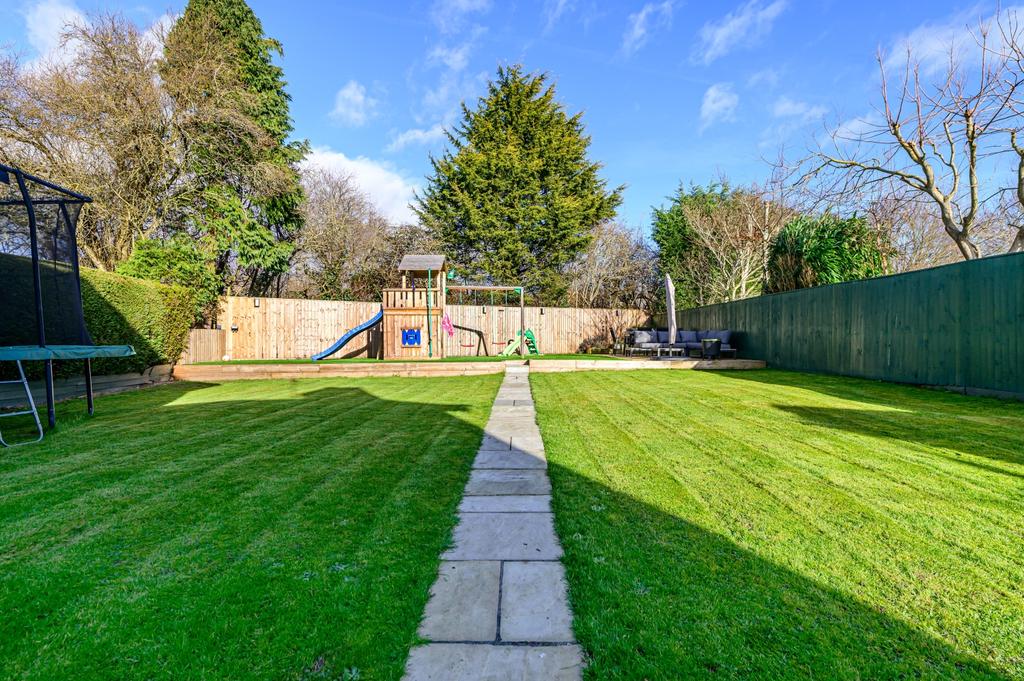 Mead Road, Stoke Gifford, Bristol, BS34 8PS 4 bed detached house £695,000