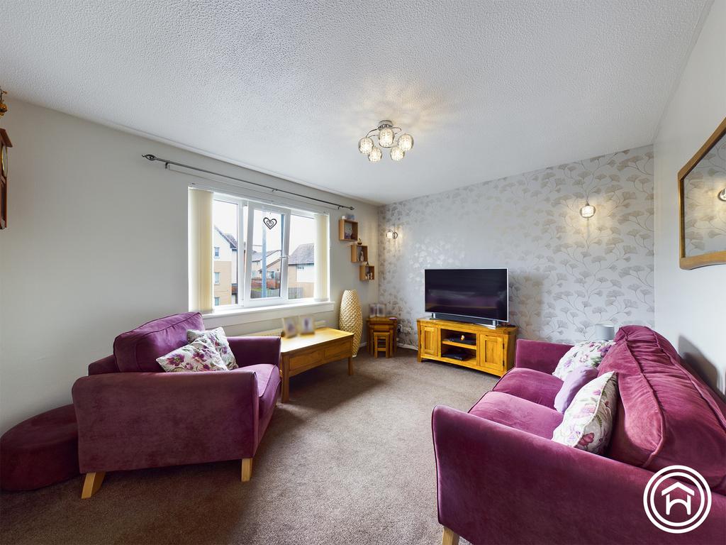 The Groves, Glasgow, G64 2 bed flat £105,000