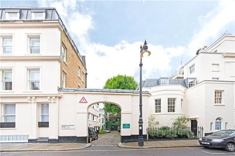 9a Chester Square Mews, London, SW1W 9DS