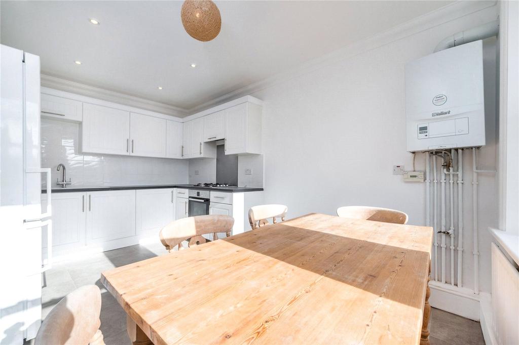 Kitchen/Dining Area