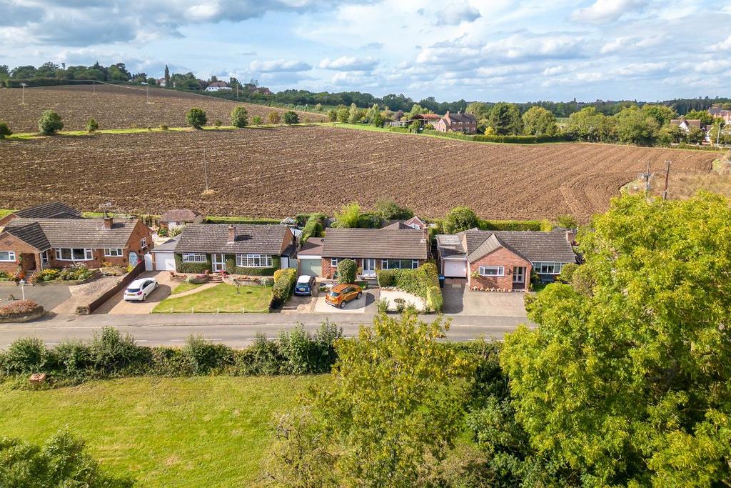 Luddington Road, StratforduponAvon 3 bed bungalow for sale £485,000