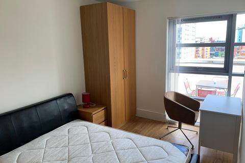 3 bedroom flat to rent, The Lock Building, 41 Whitworth Street, Manchester M1 5