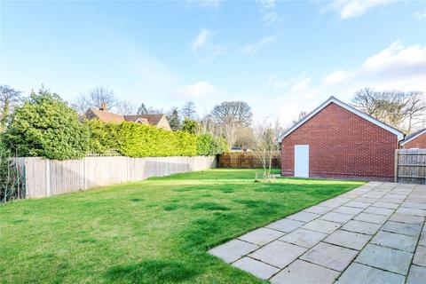 5 bedroom detached house to rent, Bagshot Road, Chobham, Woking, Surrey, GU24
