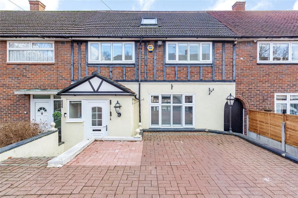 Tring Gardens, Harold Hill, RM3 3 bed terraced house £450,000