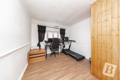 65 Tring Gardens, Romford, RM3 9EJ