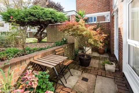 20 Sweyn Place, London, SE3 0EZ
