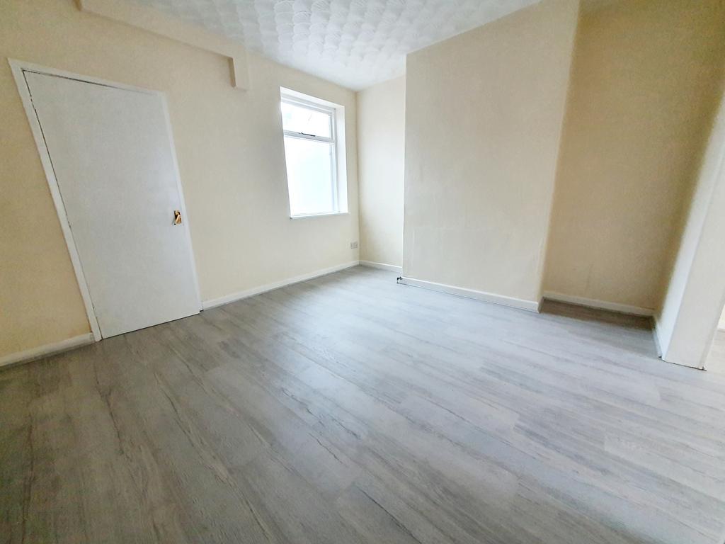 Pitt Street, St. Helens, WA9 2 bed terraced house £575 pcm (£133 pw)