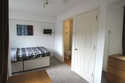 1 bedroom in a house share to rent, Mast House Terrace, London, E14