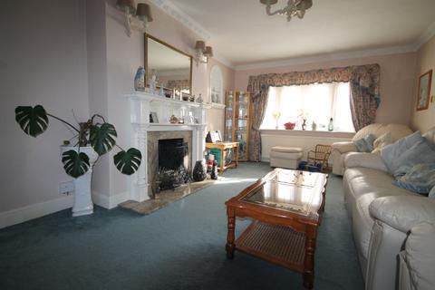 10 Worton Road, Isleworth, TW7 6HN
