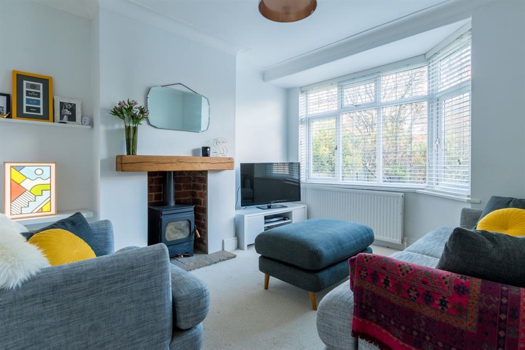 Airedale Drive, Horsforth, LS18 4 bed semidetached house £550,000