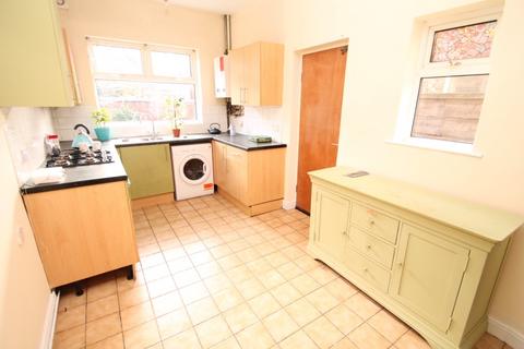 3 bedroom terraced house to rent, Cumbrae Road, Levenshulme, Manchester, M19