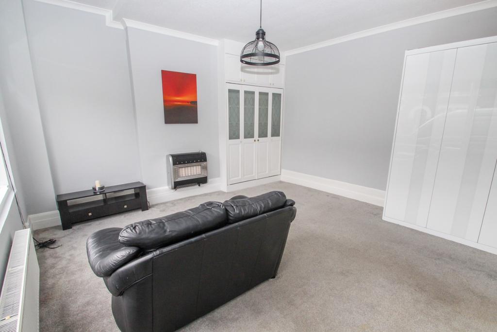 Forest Drive West, Leytonstone, London, E11 1JZ 1 bed flat £1,300 pcm